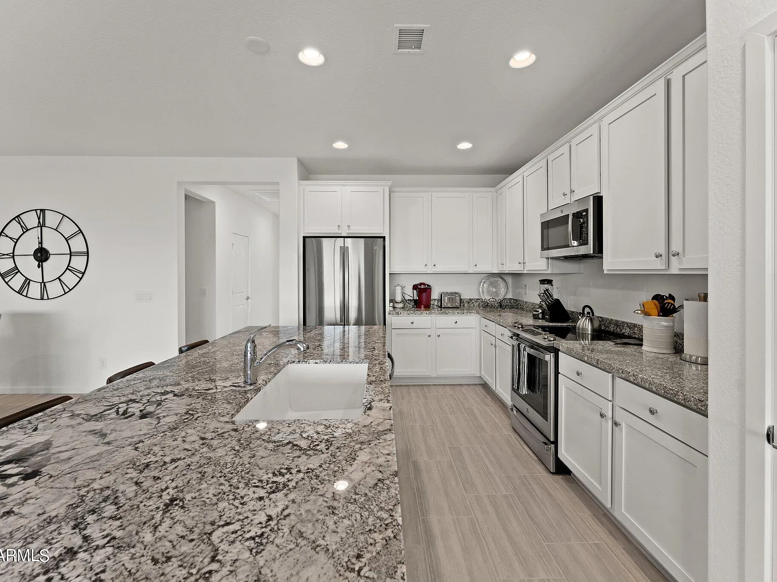 3 bed, 2.0 bath, 1831 sqft, $3,500 — Photo 3