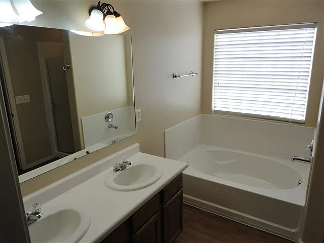 1232 Maple Meadows Dr NE — Photo 13