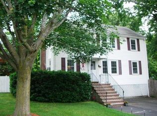 8 Sylvester Rd, Burlington, MA 01803