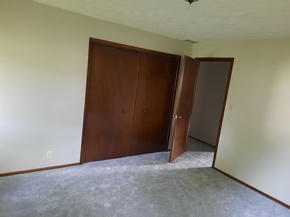 3rd image of 618 Molly Mall