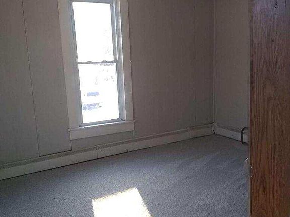 2nd image of 639 Franklin St