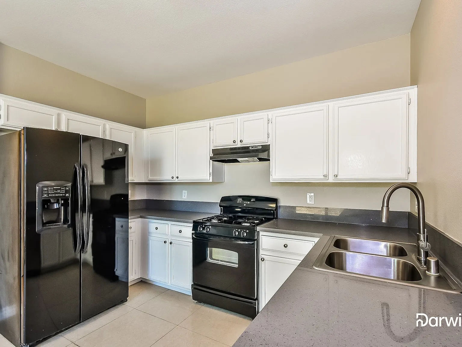 3 bed, 3.0 bath, 1554 sqft, $1,899 — Photo 4