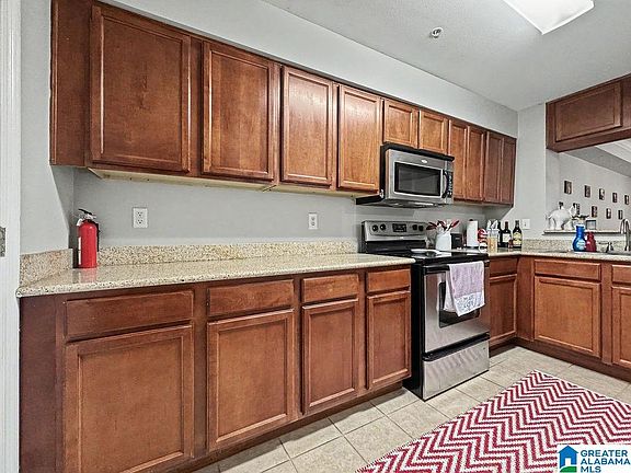 5th image of 3218 Veterans Memorial Pkwy APT 1206