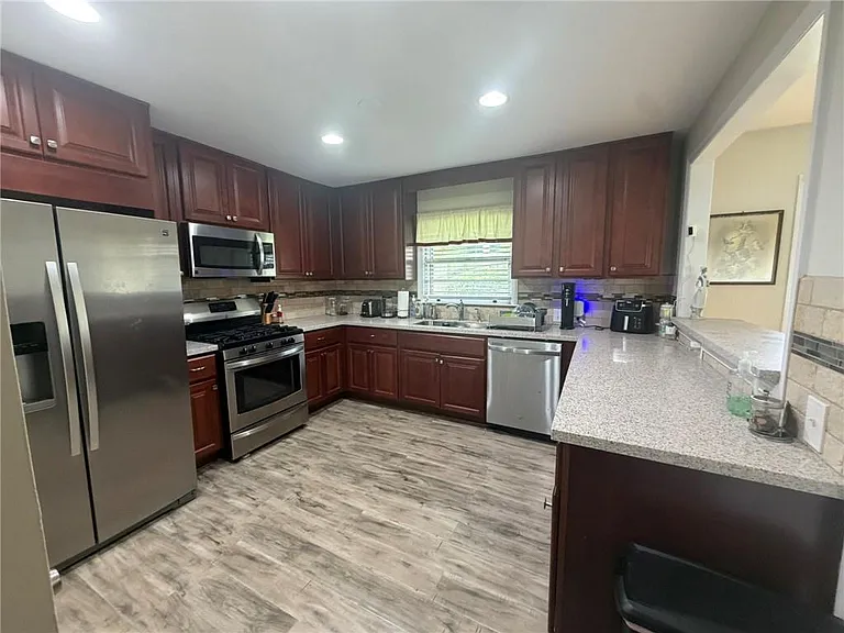 2465 Miriam Ln — Photo 5