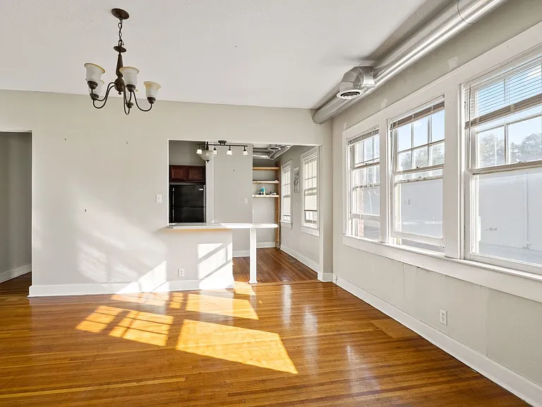 The Reese Apartments — Photo 22