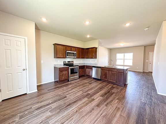 5th image of 1761 Eveningshade Ln
