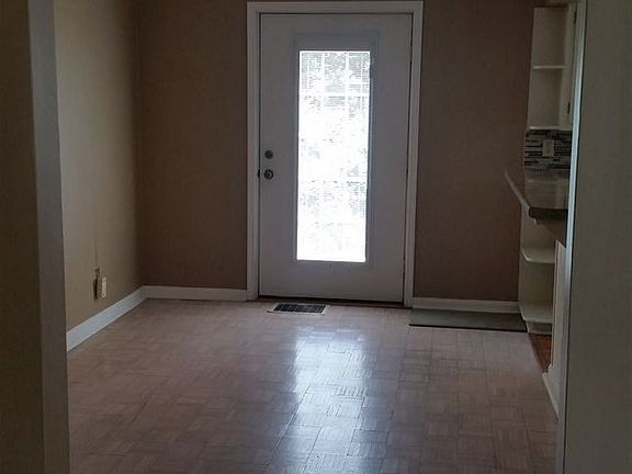5th image of 3300 N Kentwood Ct