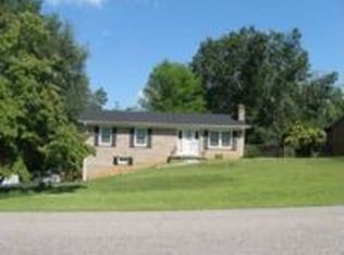19494 Greenbriar Dr, Bristol, VA 24202