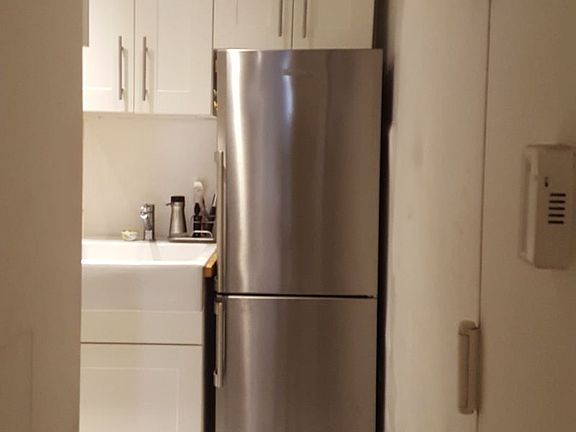 5th image of 628 E 14th St APT 10