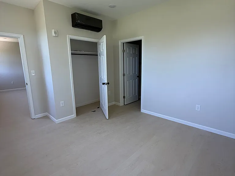 3900 Roland Ave — Photo 11