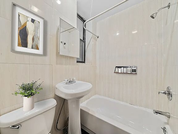 5th image of 209 W 109th St #1N