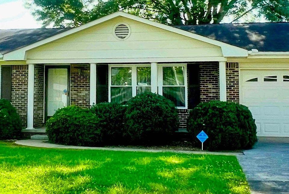 1st image of 912 Clearmont Dr