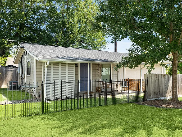 4710 Edison St — Photo 13