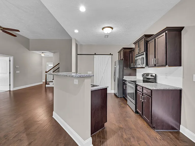 987 Promenade Dr — Photo 12