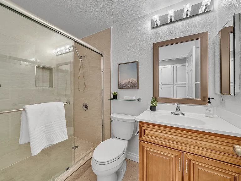 1654 Parkview Green Cir — Photo 19