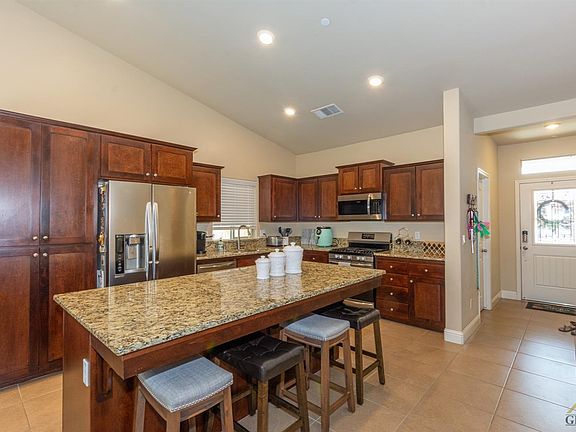3rd image of 9422 Four Pines Dr
