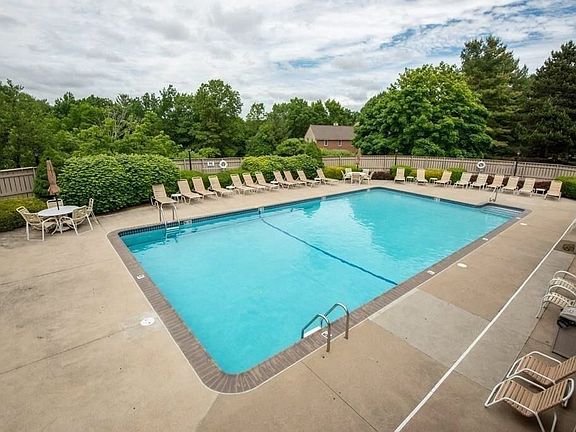 3rd image of 108 Lewis O Gray Dr Unit 108