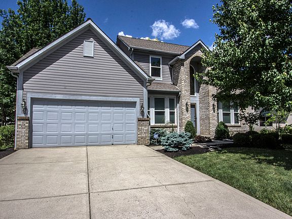 2nd image of 703 Blossom Ln