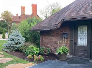 16300 S Woodland Rd, Shaker Heights, OH 44120