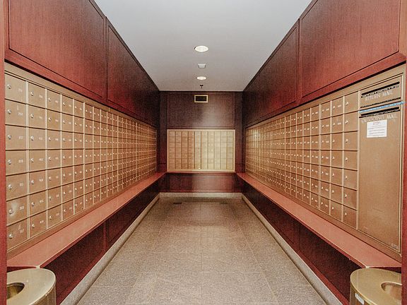 4th image of 401 E Ontario St APT 1703