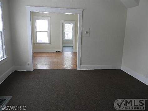4th image of 79 Green St