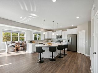 1912 Arbor Ln, Carver, MN 55315