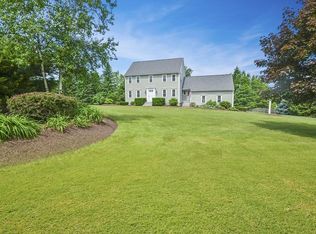 6 Apple Ridge Rd, Sutton, MA 01590