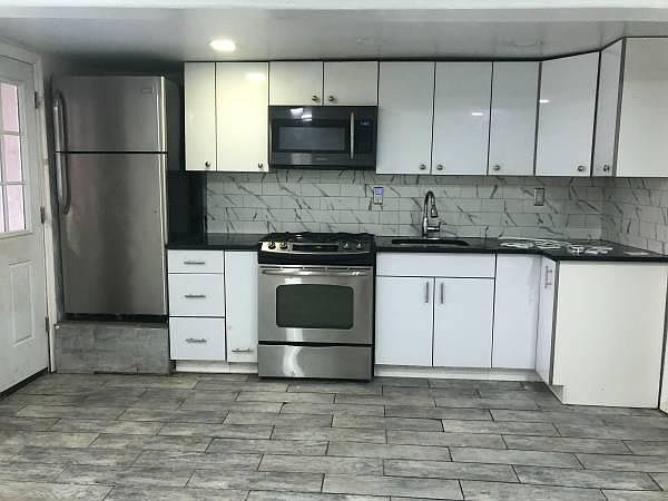 2nd image of 2876 Coddington Ave Floor 1