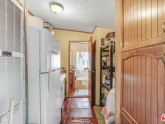 5th image of 1032 Cambria Ave