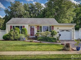 61 Stevens Ave, Old Bridge, NJ