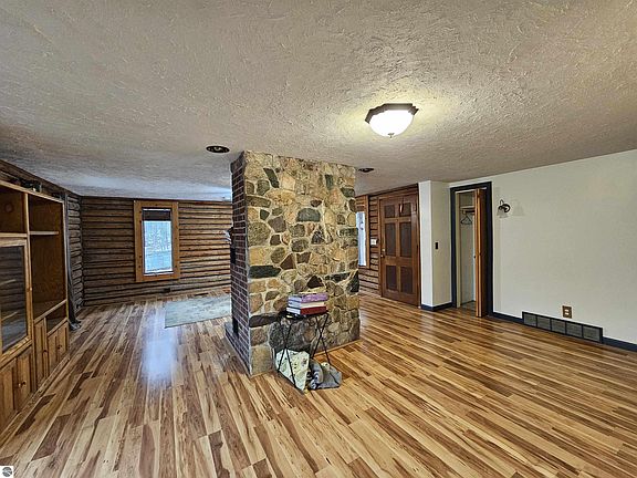 4th image of 3963 W Cadillac Dr