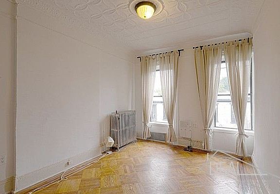 3rd image of 820 Union St #18R
