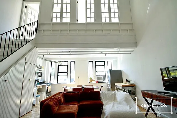 Rented by Grand & Co. | media 2