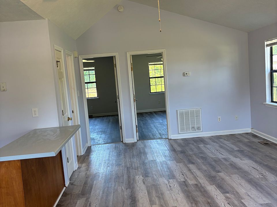 2nd image of 510 Rountree Way Unit B