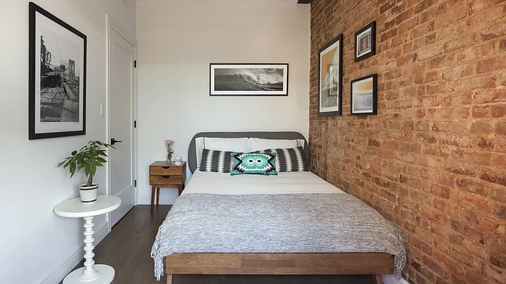 Rented by Nooklyn NYC LLC | media 12