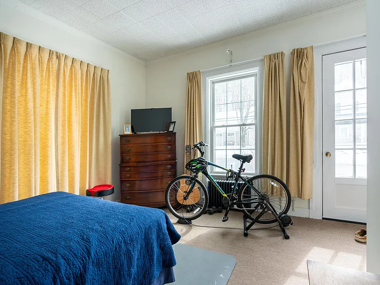 359 Maple St #2 — Photo 2