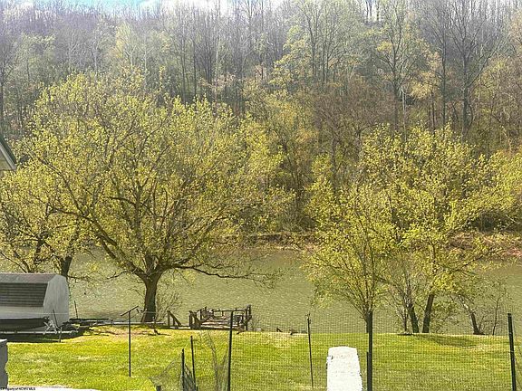 3rd image of 741 Elk River Rd