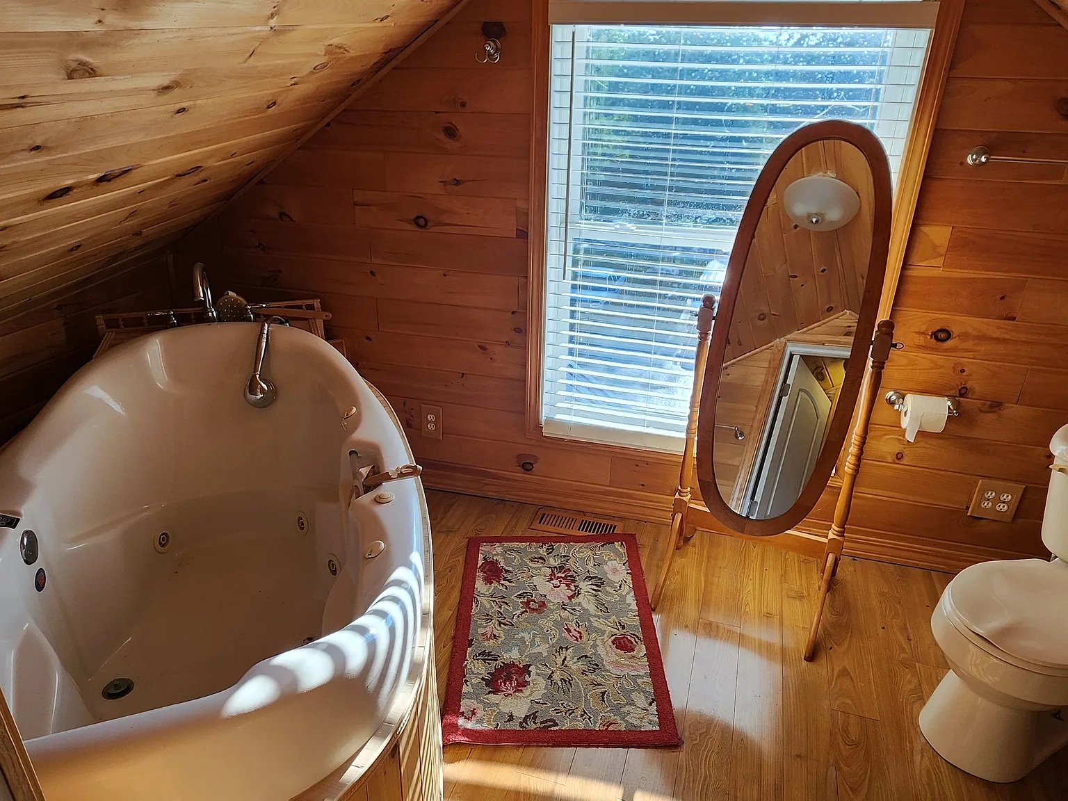 1 bed, 1200 sqft, $1,700 — Photo 3