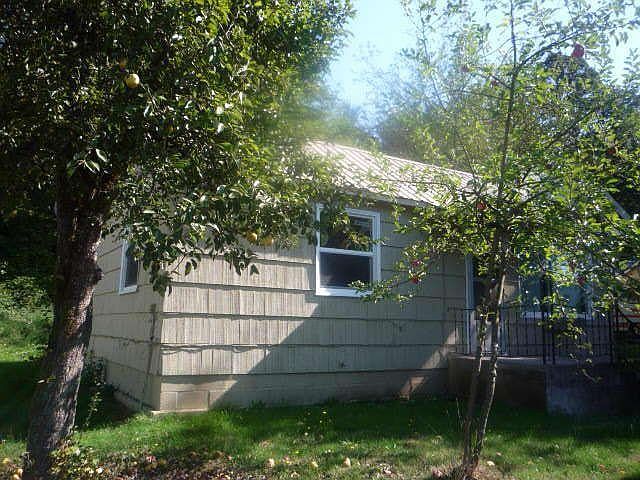 2nd image of 422 SE Short St