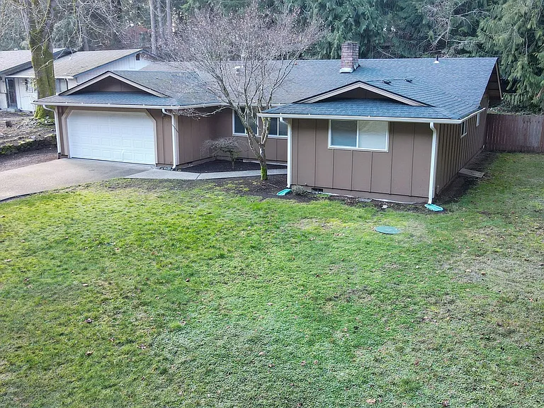 4323 Glen Terra Dr SE — Photo 2
