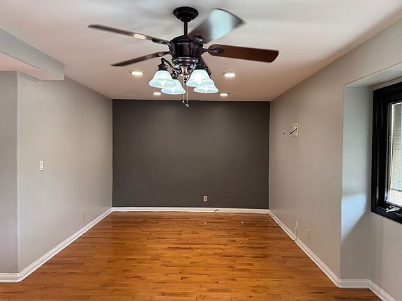 4th image of 1527 W 146th St APT 5