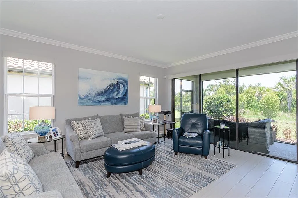 3 bed, 2.0 bath, 1931 sqft, $3,400 — Photo 3