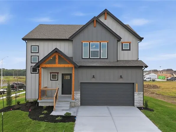 1011 Camelback Trl, Raymore, MO 64083