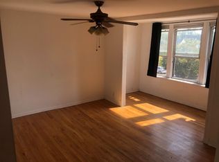 2922 W Irving Park Rd #2E, Chicago, IL 60618