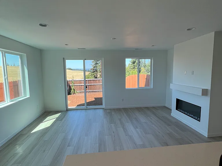 17828 NW 10th Pl #17828 — Photo 3