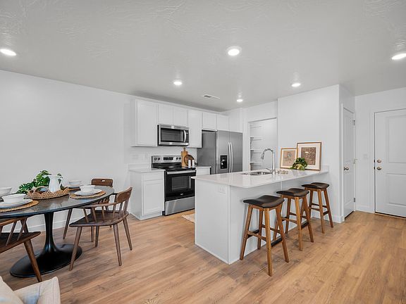 5th image of 2174 Wolverine Way #2537