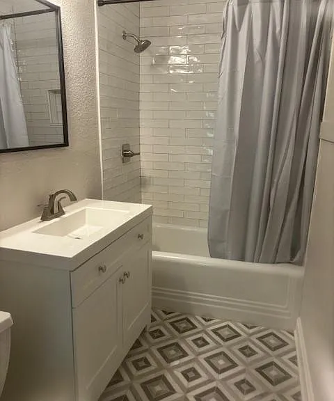 Fully renovated upstairs bath!
