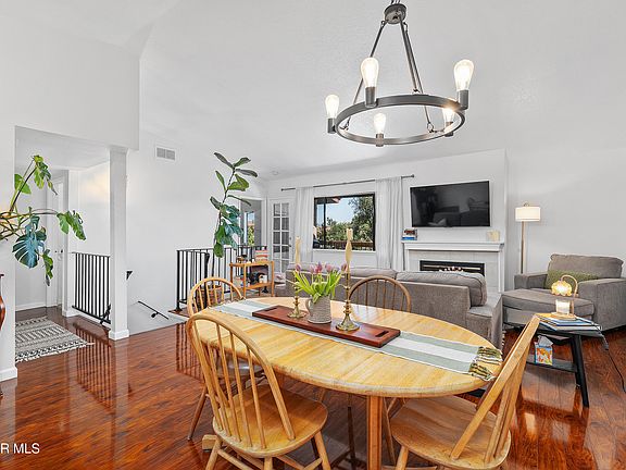 4th image of 881 Warwick Ave