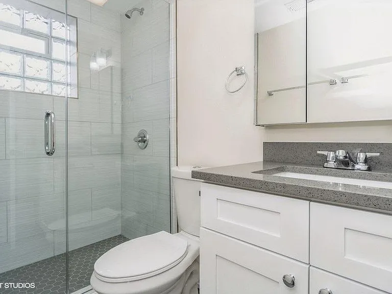 5637 W Lawrence Ave #2F — Photo 11
