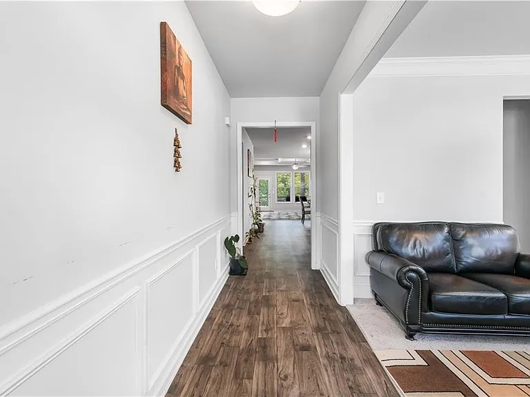 3170 Andover Trl — Photo 2